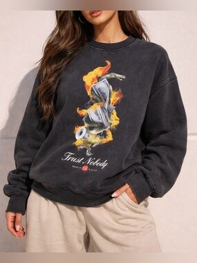 PHILOCTETES Trust Nobody Graphic Crewneck Sweatshirt Vintage Wash Unisex M NWT